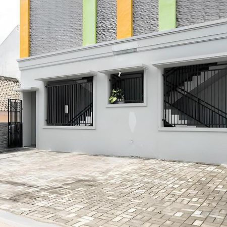 Oyo 90637 Rumah Ni Karo メダン エクステリア 写真