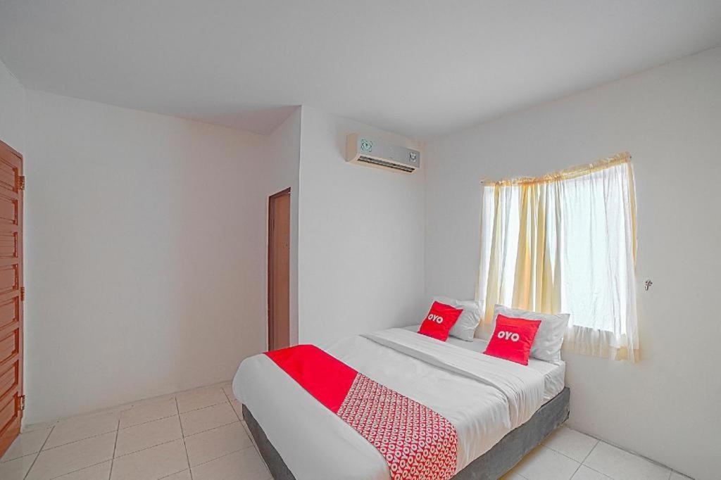 Oyo 90637 Rumah Ni Karo メダン エクステリア 写真